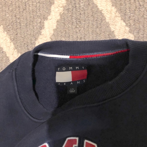 Tommy Hilfiger used long sleeve Bundle Size Large - Picture 5 of 8